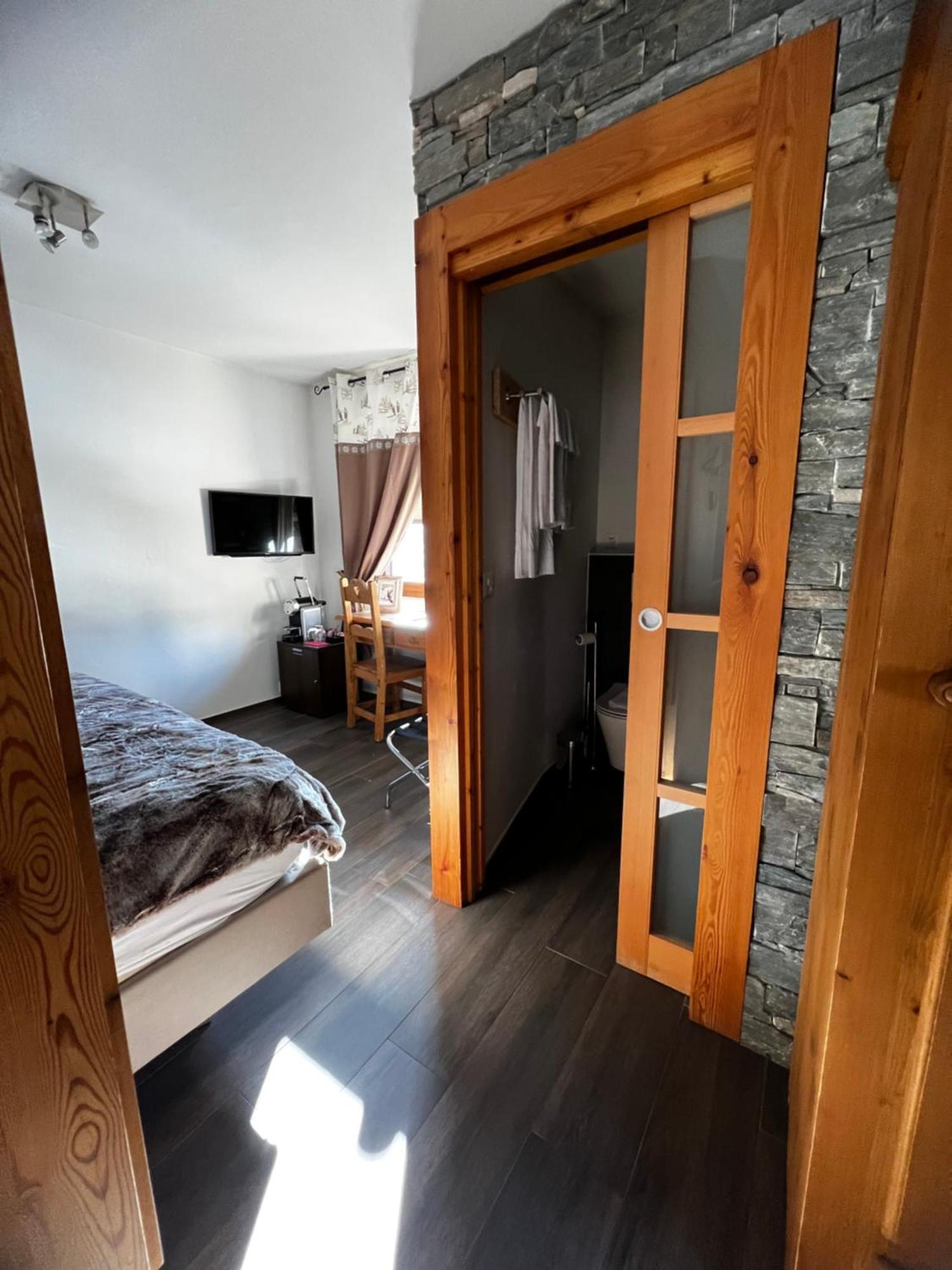 Hotel De Charme La Poste Anzere Bagian luar foto