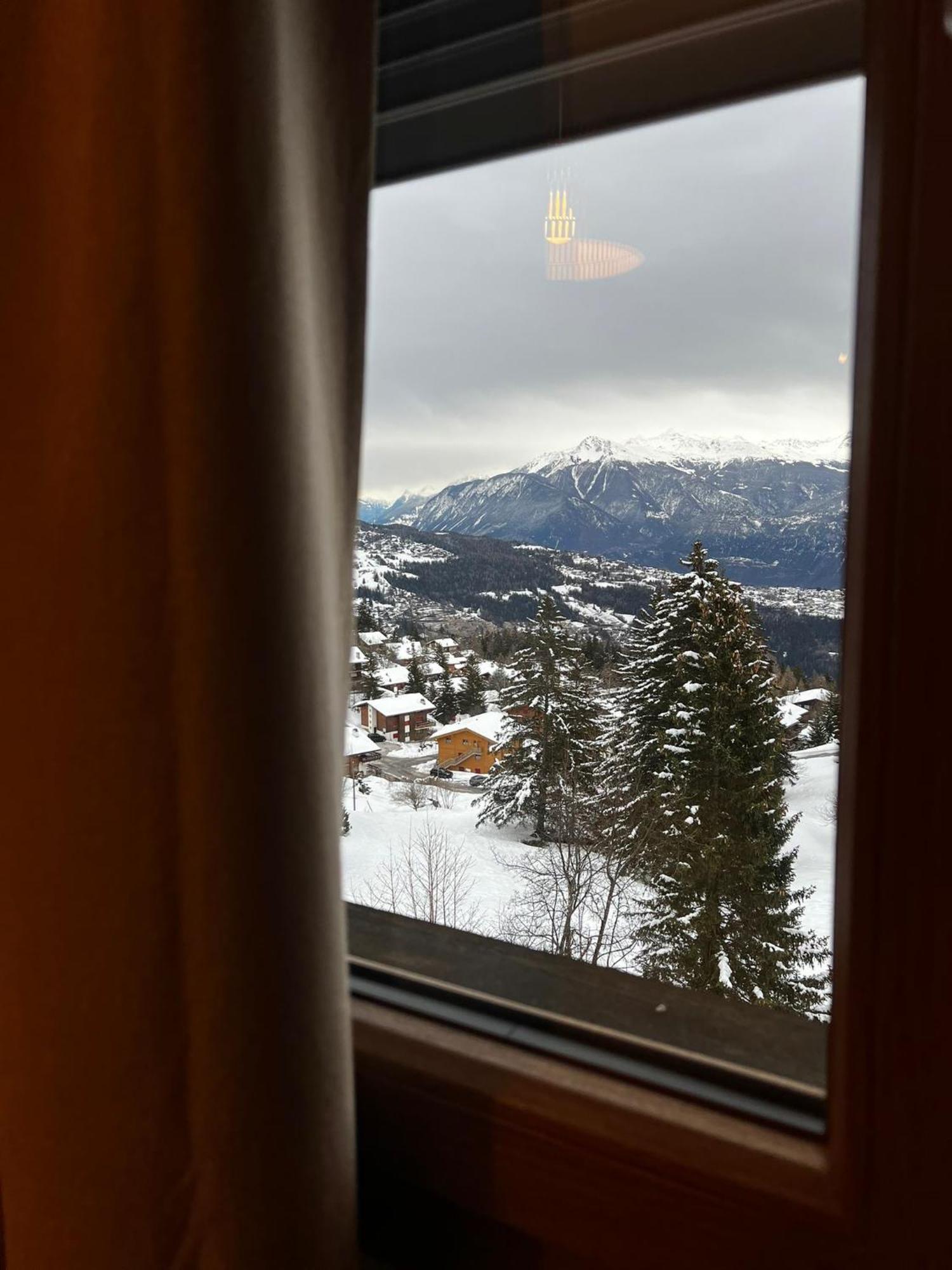 Hotel De Charme La Poste Anzere Bagian luar foto